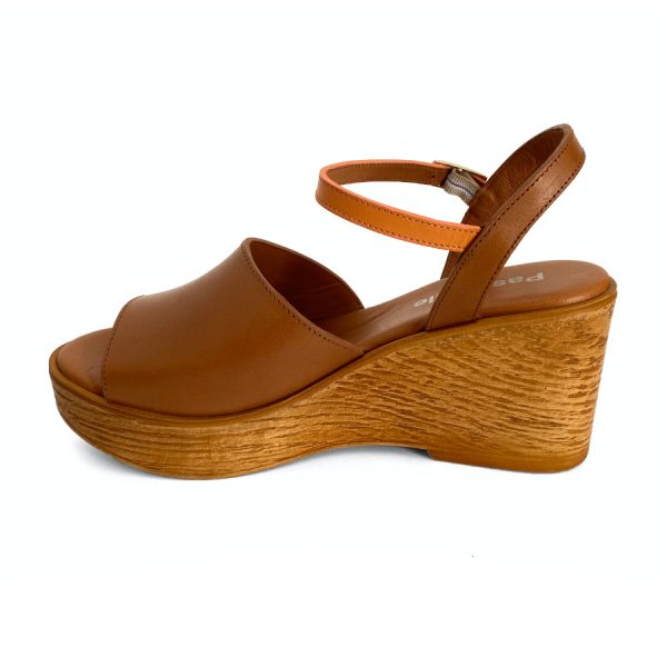 Sandalias de cuña con plataforma para mujer en piel camel