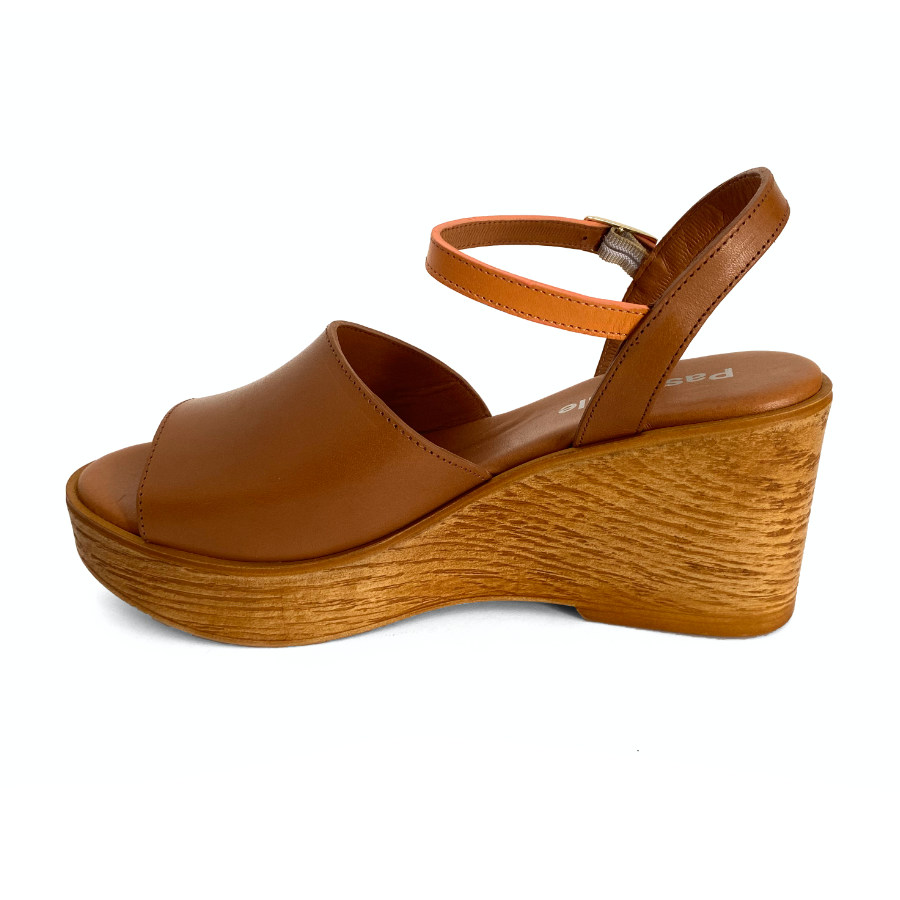 Sandalias de cuña con plataforma para mujer en piel camel: imagen 5