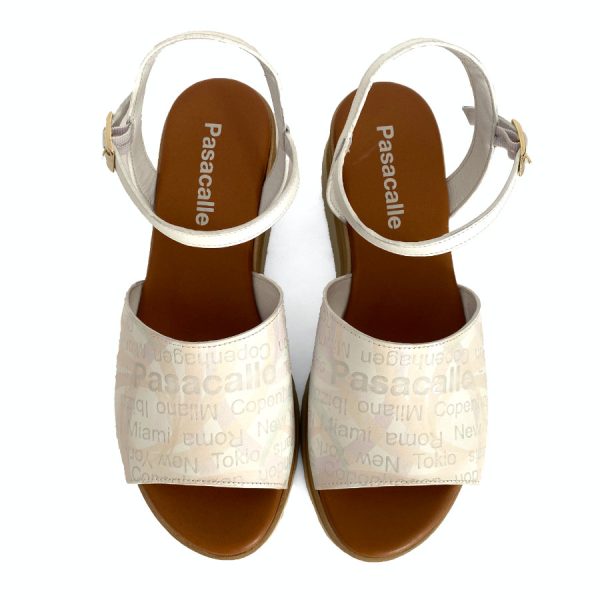 Sandalias de cuña para mujer en piel blanca