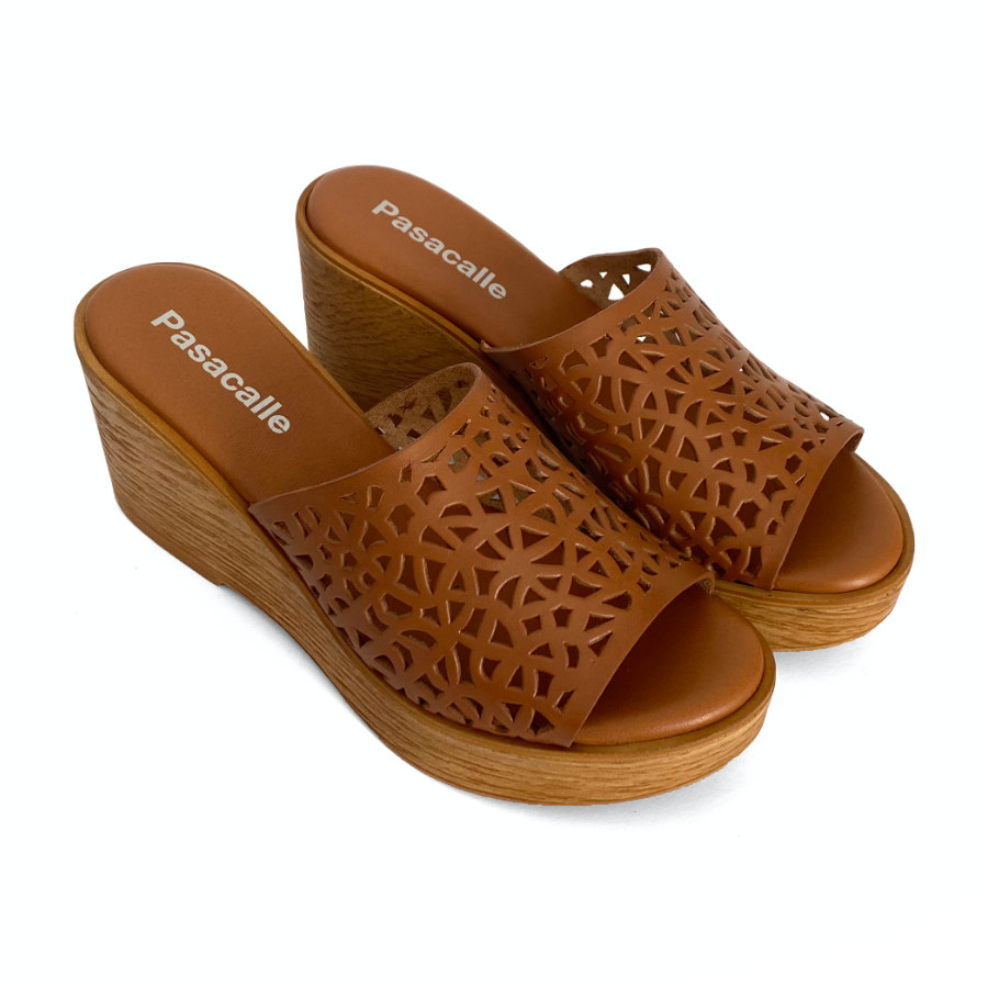 Sandalias de cuña con plataforma para mujer en piel camel: imagen 3