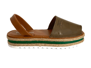 Sandalias bajas de mujer en piel kaki cuero