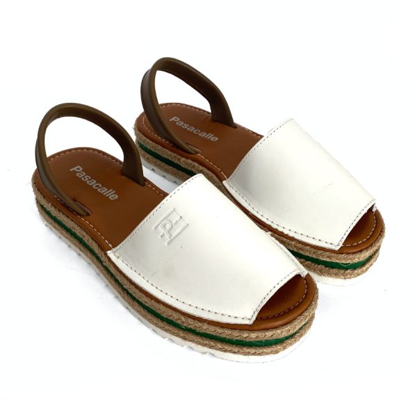 Sandalias bajas para mujer piel blanco y kaki