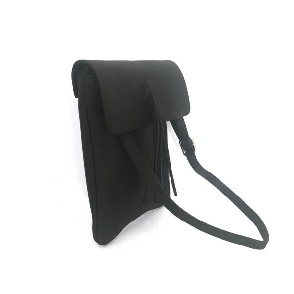 Bolso bandolera de mujer en piel napa negro con borla
