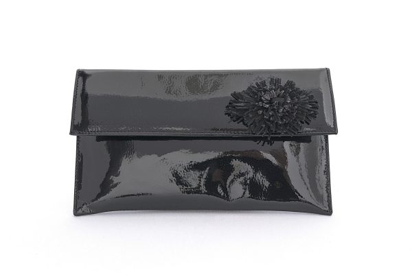 Bolso cartera de mujer en piel charol negro