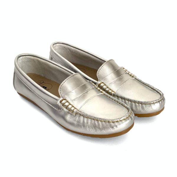 Mocasines bajos de piel plata para mujer