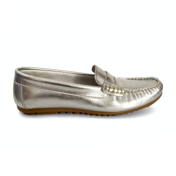 Mocasines bajos de piel plata para mujer