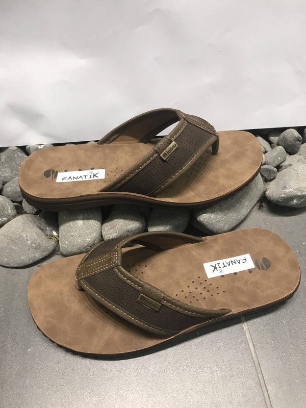 Sandalias de hombre veganas marrón