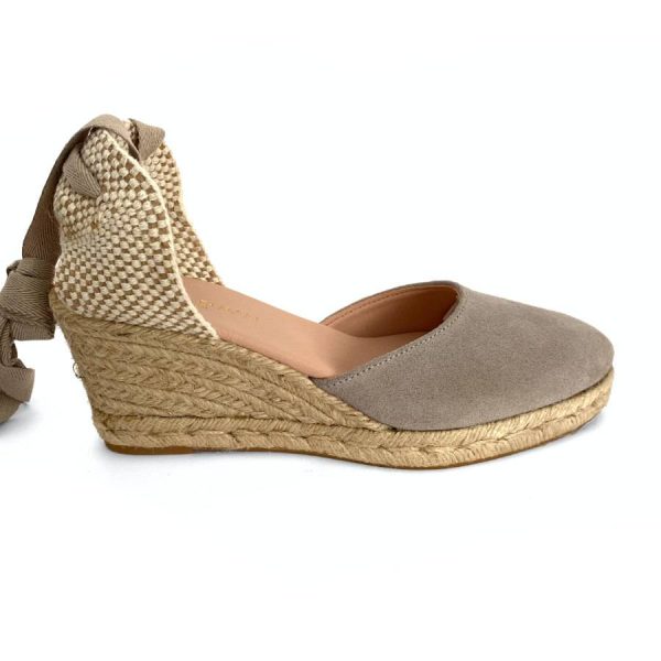 Zapatilla en cuña de yute para mujer en piel perla