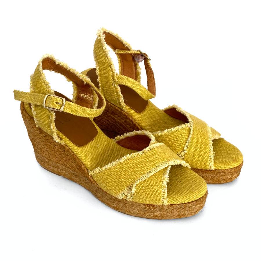 Zapatillas en cuña de yute para mujer en color ocre: imagen 2