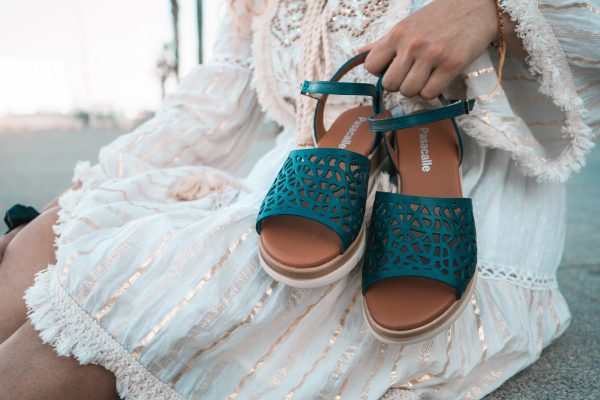 Sandalias de cuña para mujer en piel marino